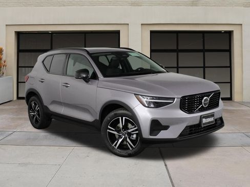 New 2026 Volvo XC40 B5 Core AWD/4WD image 19
