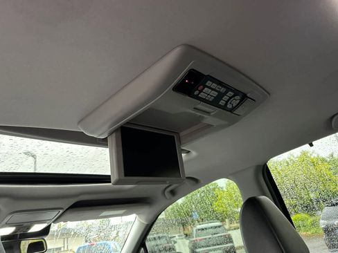 Used 2016 Honda Pilot Touring image 16