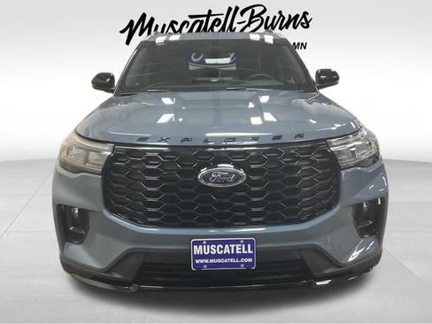 New 2026 Ford Explorer ST-Line w/ ST-Line Street Pack AWD/4WD image 2
