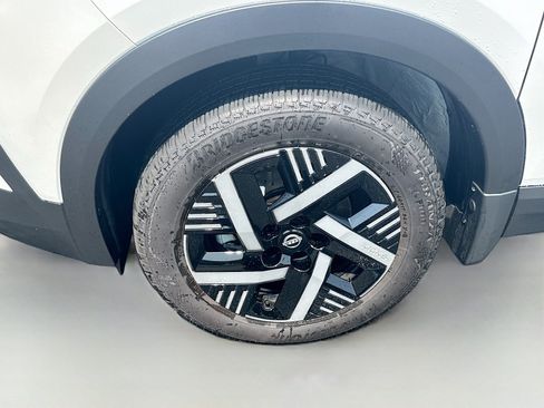 Used 2026 Nissan Kicks SV FWD image 31