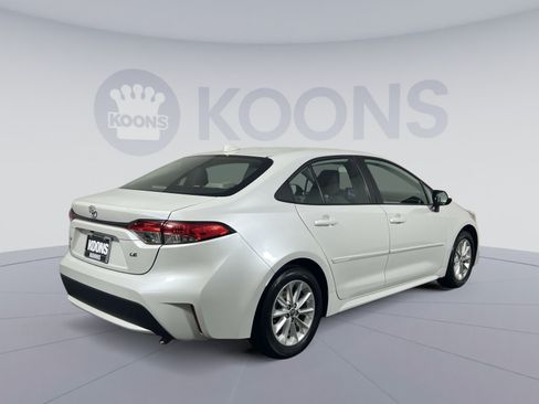 Used 2022 Toyota Corolla LE w/ LE Convenience Package FWD image 4