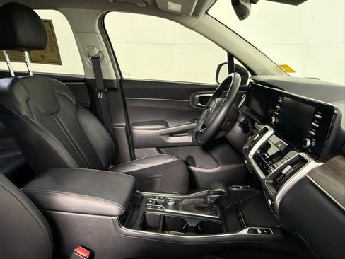 Used 2021 Kia Sorento EX w/ Panoramic Sunroof Package image 48