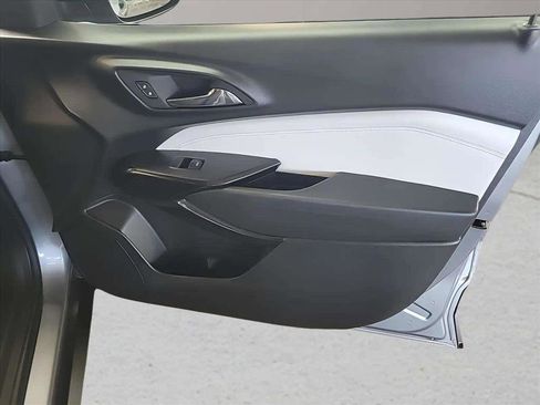 Used 2024 Chevrolet Trax LT w/ Driver Confidence Package image 26