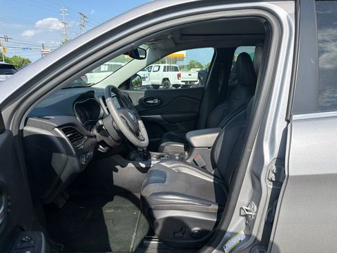 Used 2022 Jeep Cherokee Limited AWD/4WD image 5