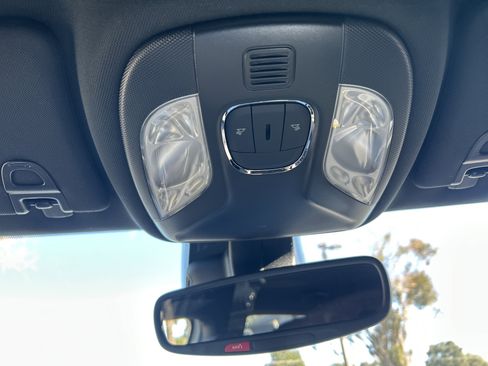 New 2026 Jeep Compass Latitude image 30