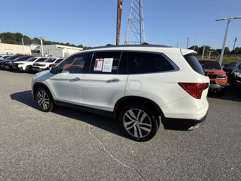 Used 2016 Honda Pilot Touring image 8
