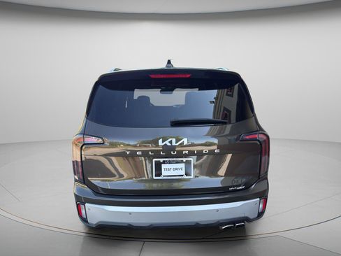 Used 2024 Kia Telluride SX FWD image 8