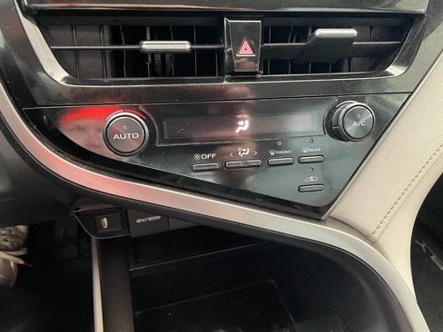 Used 2021 Toyota Camry SE image 33