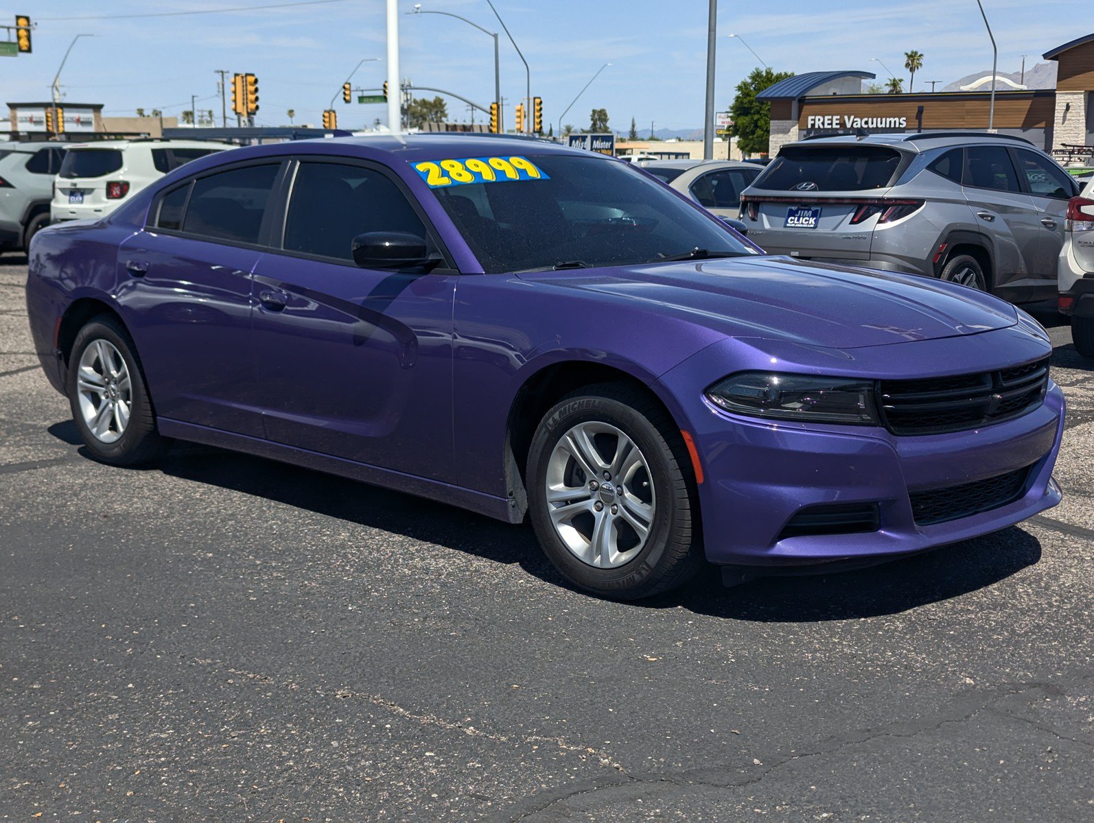 Used 2023 Dodge Charger SXT RWD image 1