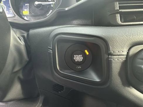 Used 2025 Jeep Wrangler Unlimited Sahara w/ Safety Group AWD/4WD image 16