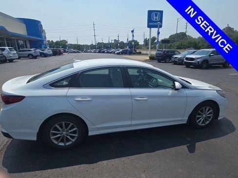 Used 2018 Hyundai Sonata SE FWD image 3