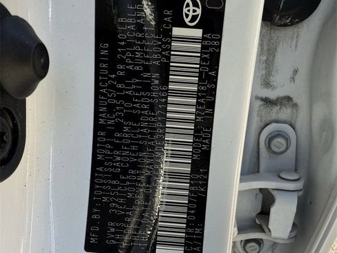 Used 2024 Toyota Corolla LE image 28