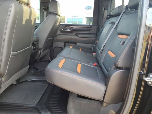 Used 2024 GMC Sierra 2500 AT4 w/ AT4 Premium Plus Package image 11