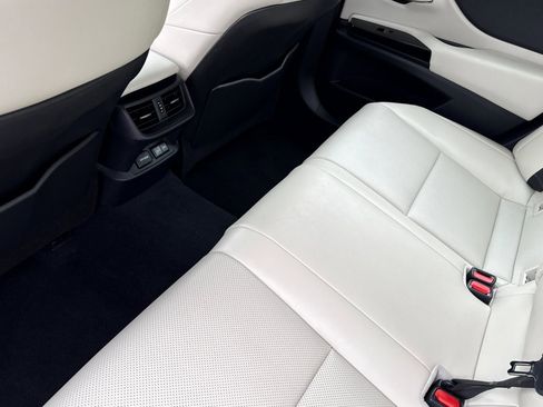 Used 2025 Lexus ES 300h w/ Premium Package FWD image 28
