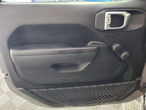 Used 2023 Jeep Wrangler Sport AWD/4WD image 7