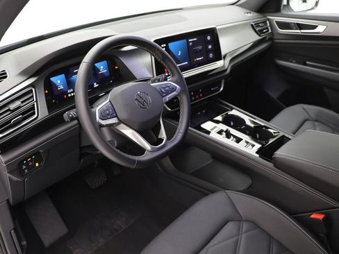 Used 2025 Volkswagen Atlas Cross Sport SE image 15