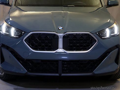Used 2024 BMW X2 xDrive28i AWD/4WD image 6