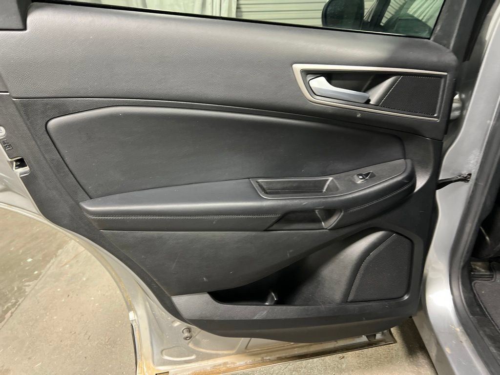 Used 2023 Ford Edge SEL AWD/4WD image 17