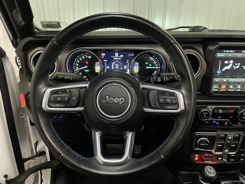 Used 2022 Jeep Wrangler Unlimited Rubicon 4xe AWD/4WD image 22