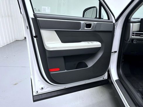 Used 2025 Hyundai Santa Fe SEL AWD/4WD image 9