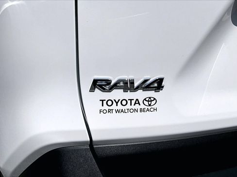 Used 2024 Toyota RAV4 XLE FWD image 27