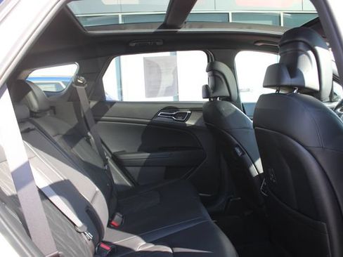 Used 2024 Kia Sportage X-Line AWD/4WD image 31