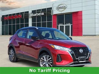 Used 2024 Nissan Kicks SV video 1