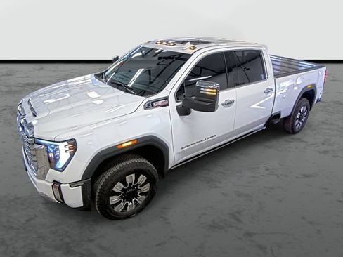 Used 2025 GMC Sierra 3500 Denali w/ Technology Package AWD/4WD image 7