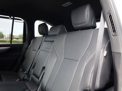 Used 2023 Lexus LX 600 F Sport w/ Accessory Package (Z1) AWD/4WD image 18