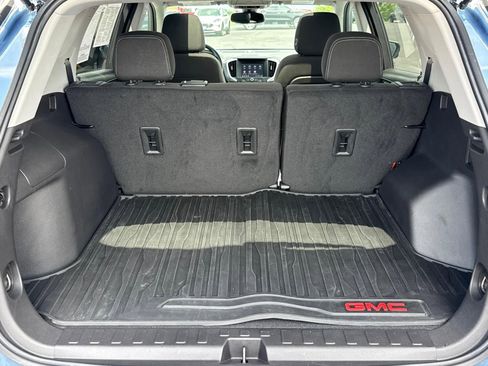 Used 2024 GMC Terrain SLE w/ Driver Convenience Package AWD/4WD image 4