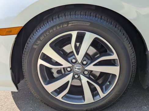 Used 2023 Honda Odyssey Touring image 11