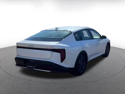 Used 2025 Kia K4 LXS FWD image 8
