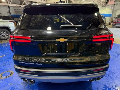 New 2026 Chevrolet Traverse LT w/ Driver Confidence Package AWD/4WD image 4