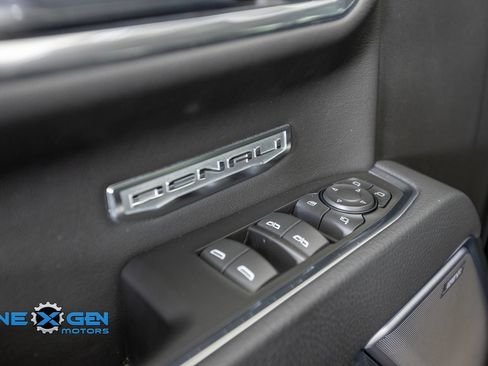 Used 2025 GMC Sierra 1500 Denali w/ Denali Reserve Package AWD/4WD image 12