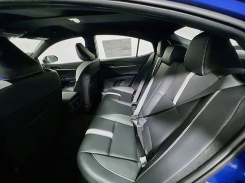 Used 2026 Toyota Camry SE FWD image 28