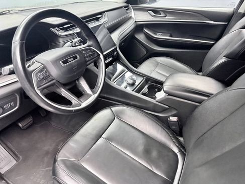 Used 2022 Jeep Grand Cherokee L Limited AWD/4WD image 9