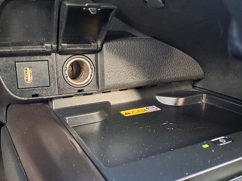 Used 2022 Toyota Camry XLE image 11