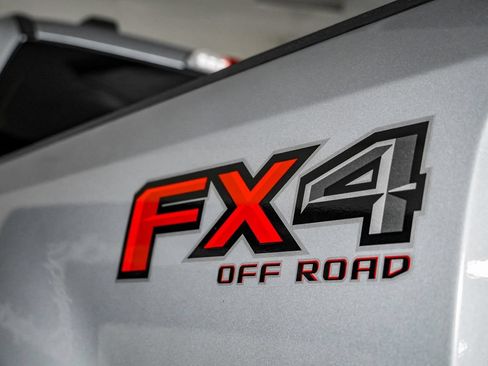 Used 2022 Ford F250 Platinum w/ FX4 Off-Road Package AWD/4WD image 47