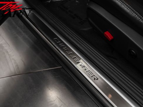 Used 2011 Dodge Challenger SRT8 image 22