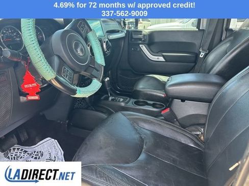 Used 2016 Jeep Wrangler Unlimited Rubicon w/ Connectivity Group AWD/4WD image 8