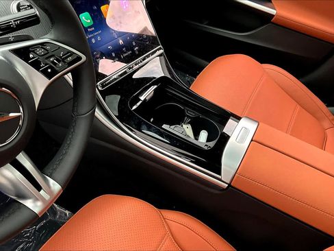Used 2025 Mercedes-Benz C 300 4MATIC Sedan image 16