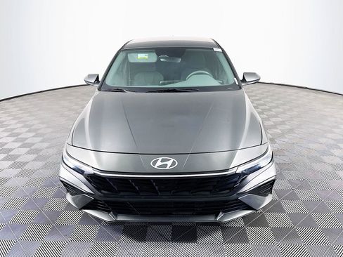 Used 2024 Hyundai Elantra SEL FWD image 2