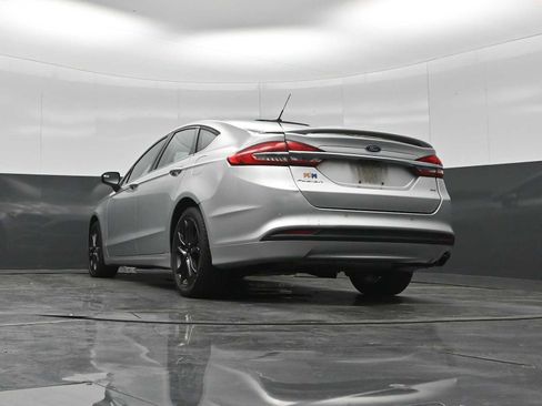 Used 2018 Ford Fusion SE w/ Equipment Group 201A FWD image 22