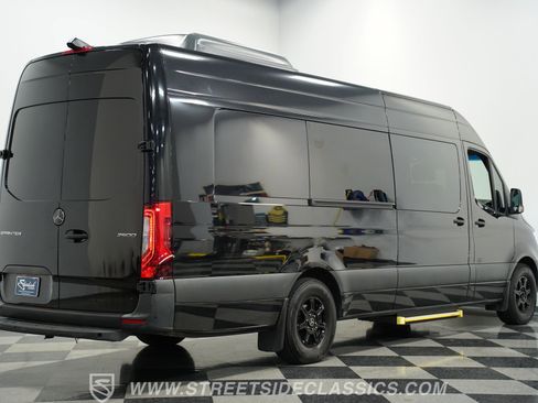Used 2022 Mercedes-Benz Sprinter 2500 image 11