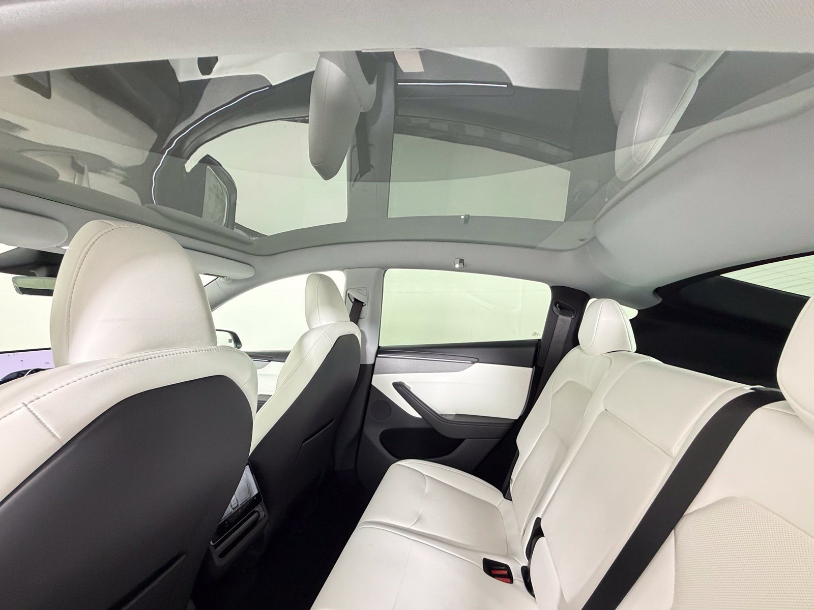 Used 2026 Tesla Model Y AWD image 15
