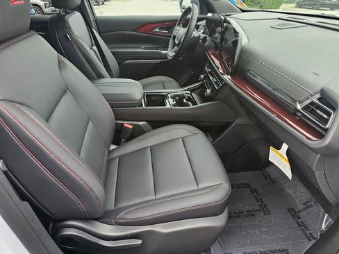 New 2026 Chevrolet Traverse Z71 w/ Enhanced Driving Package AWD/4WD image 11