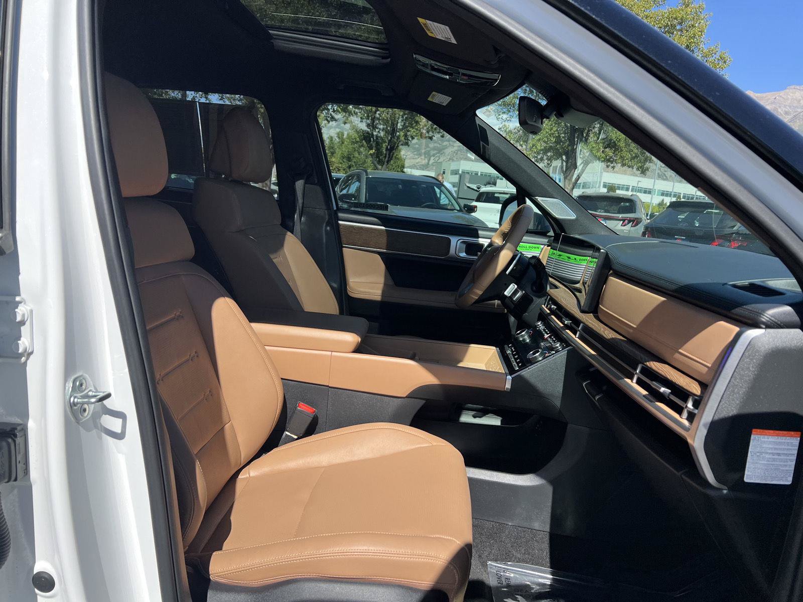 Certified 2025 Hyundai Santa Fe Limited AWD/4WD image 4