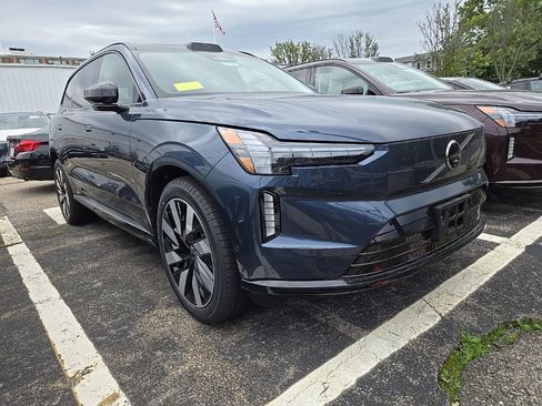 New 2025 Volvo EX90 Ultra image 3