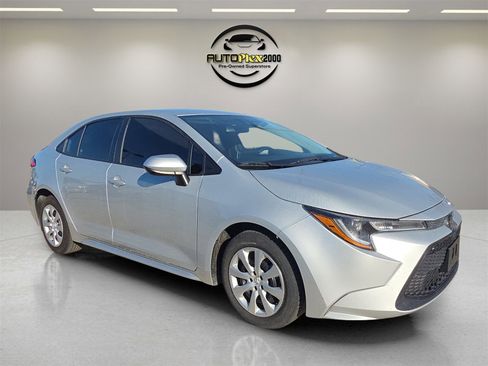 Used 2021 Toyota Corolla LE image 1