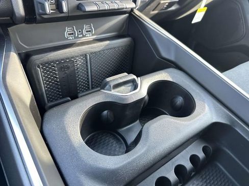 New 2026 RAM 1500 4x4 Crew Cab image 23
